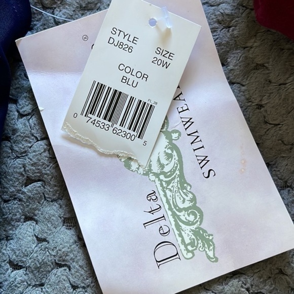 Plus Size Delta Burke Blue Tankini Swimsuit Top Only Size 20W NWT #4876 - Picture 2 of 3